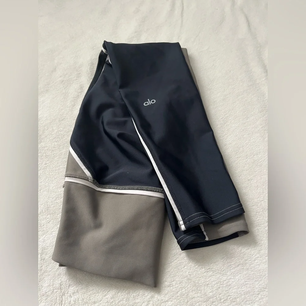 ALO Yoga 7/8 High Waisted Element Colorblock Leggings